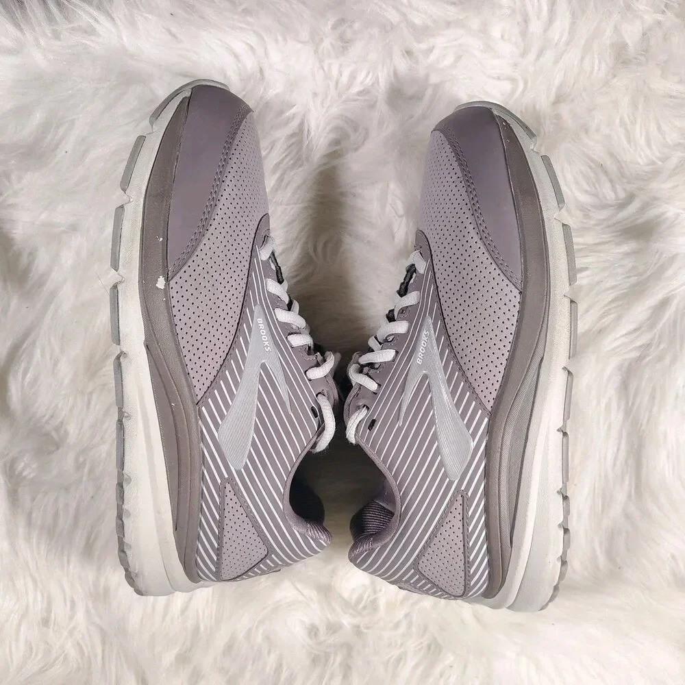 Brooks Women's Sz 8W (D) Addiction Walker WLK Gray Sneakers Shoes Walking